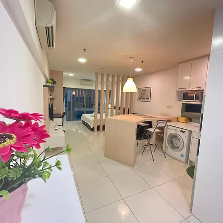 Mercu Summer Suites By Capri Charme